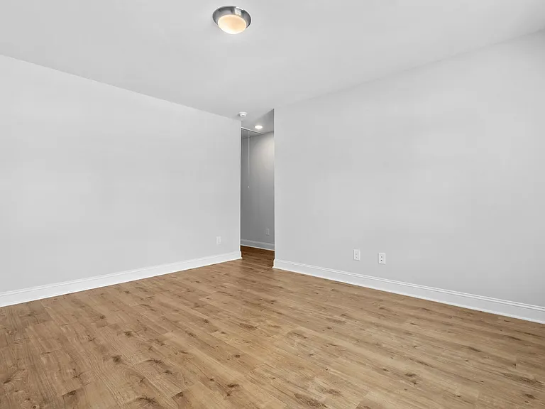 324 W Saltgrass Ln — Photo 11