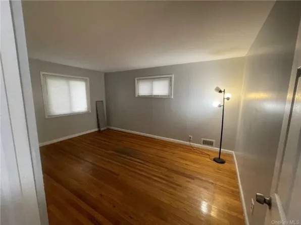 11924 199th St #1, Jamaica, NY 11412