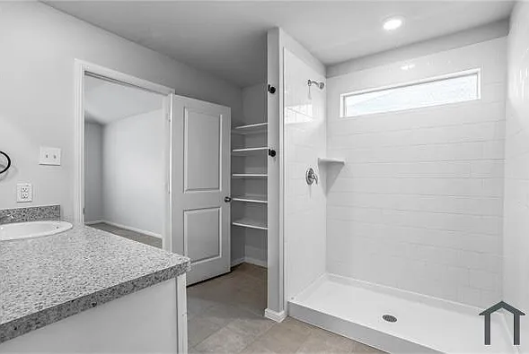 424 Amory St — Photo 17