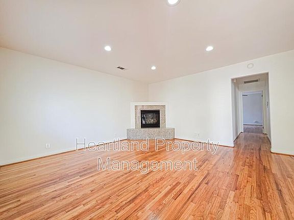 2nd image of 949 Beryl St