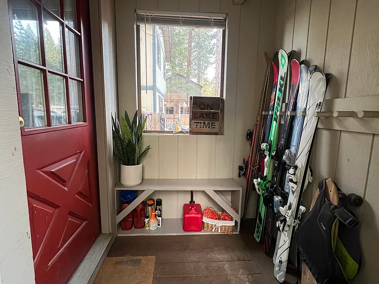 8624 Brook Ave — Photo 2