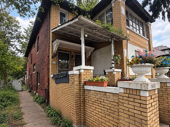 5th image of 1641 Clark St