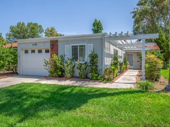 3219 Via Carrizo Unit D, Laguna Woods, CA 92637