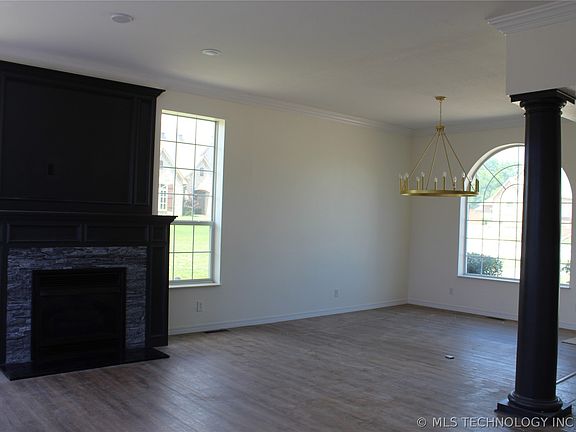 3rd image of 311 Larsh Ln