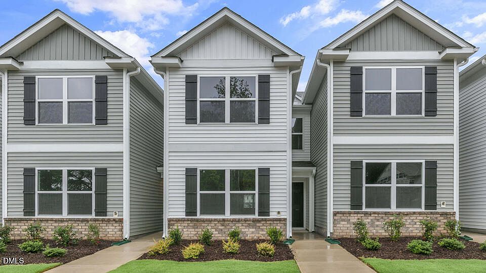 1st image of 228 Holmes Corner Dr