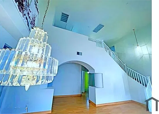 5 bed, 2493 sqft, $2,700 — Photo 1