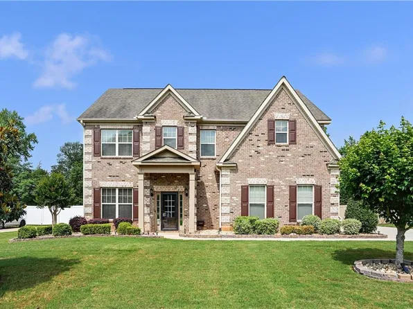 124 Traditions Ln, Hampton, GA 30228