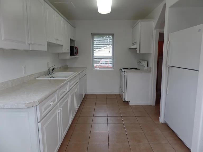 2428 Piedmont Ave — Photo 5