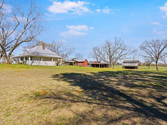 3rd image of 108 Main St