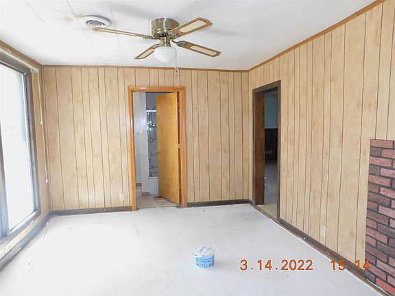 4th image of 419 E 2nd St