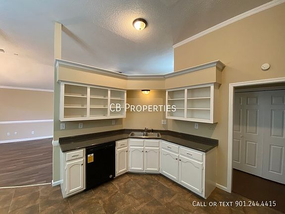 4th image of 8658 Rhonda Cir N