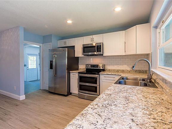 5th image of 1419 Arden Ave