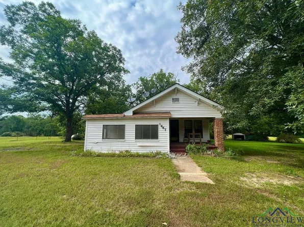 1667 County Road 3541, Queen City, TX 75572