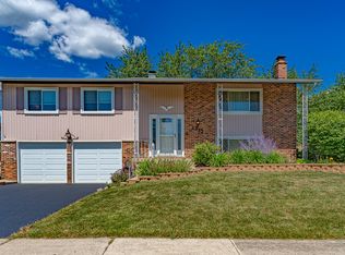 1312 Bradley Ln, Elk Grove Village, IL 60007