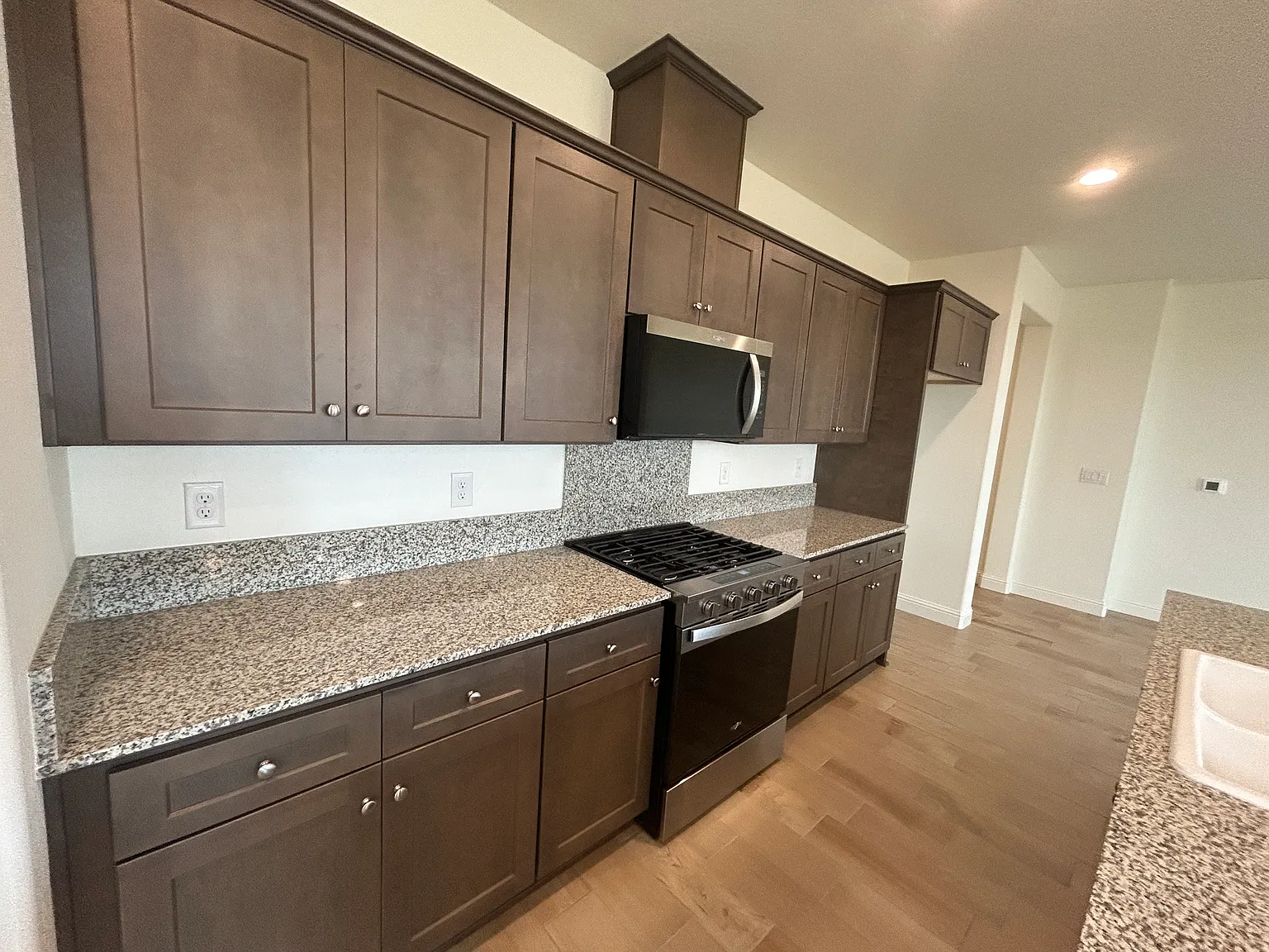 4 bed, 1869 sqft, $2,800 — Photo 4