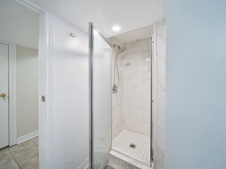 124 Romy Cres — Photo 23