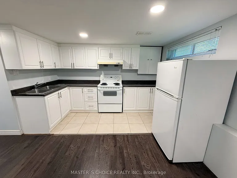 391 Taylor Mills Dr S — Photo 4