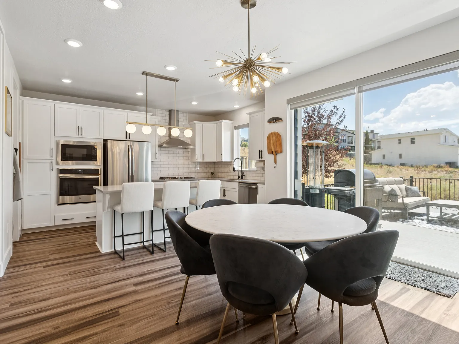 4 bed, 3000 sqft, $3,150 — Photo 3