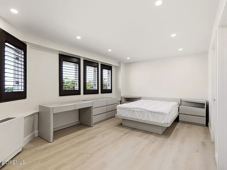 300 Ocean Ave N #C1 — Photo 21