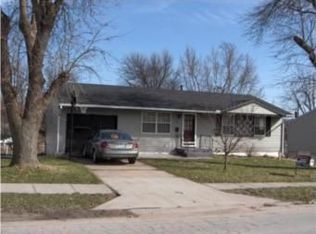 907 N Apache Dr, Independence, MO 64056