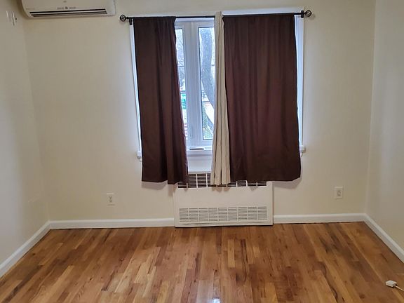 5th image of 2539 Mill Ave
