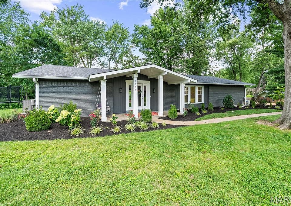 1st image of 1221 Warson Pines Dr