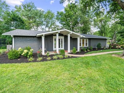 1221 Warson Pines Dr, Saint Louis, MO, 63132