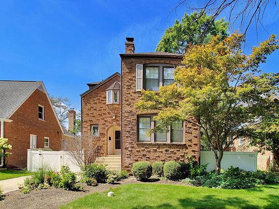 4th image of 1820 S Ashland Ave