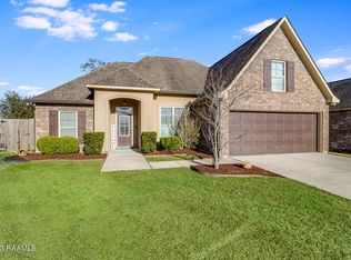 513 Flanders Ridge Dr, Youngsville, LA 70592