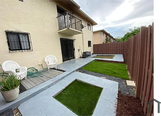 26214 SW 141st Pl — Photo 3