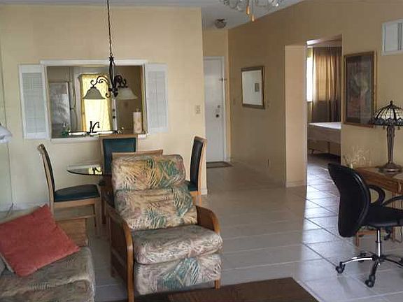 5th image of 4117 Bougainvilla Dr APT 202