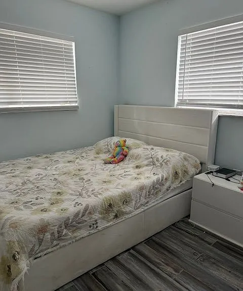 668 SW 9th Ave — Photo 4