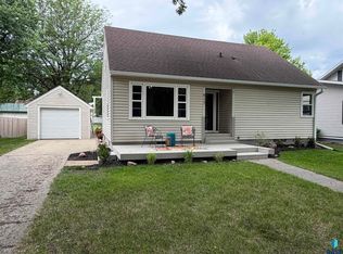 917 N McKenzie St, Luverne, MN 56156