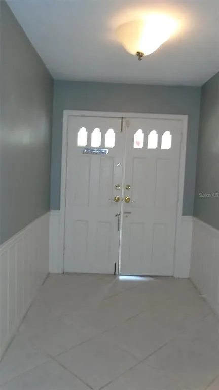 3 bed, 2.5 bath, 1995 sqft, $2,995 — Photo 2