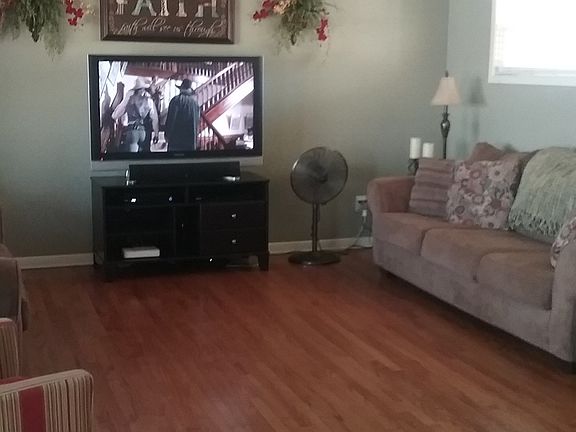 4th image of 214 Mandalay Dr