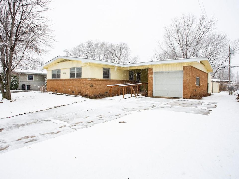 1st image of 2921 S Glenn Ave