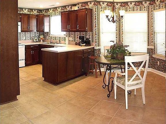 3rd image of 6741 Willow Brook Dr