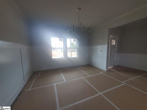 4th image of 202 Willow Creek Ct