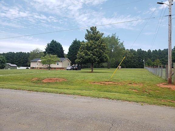 2nd image of 164 Country Way Dr