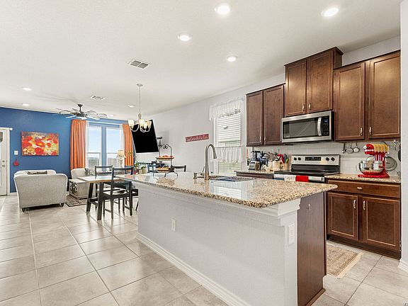 4th image of 4024 SUNFIELD DR