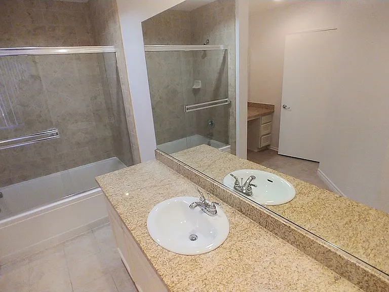 Almeria Townhomes — Photo 48