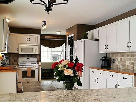 5th image of 285 Brook View Dr