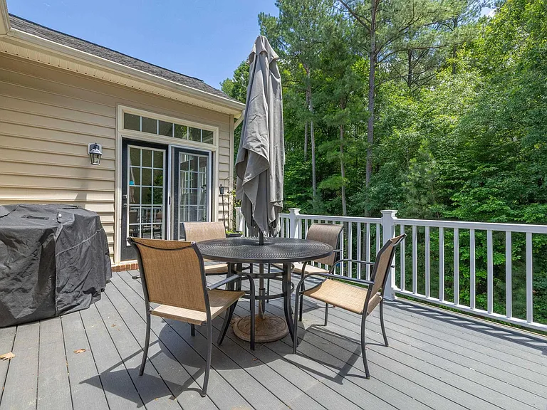 137 Whispering Woods Pl — Photo 13