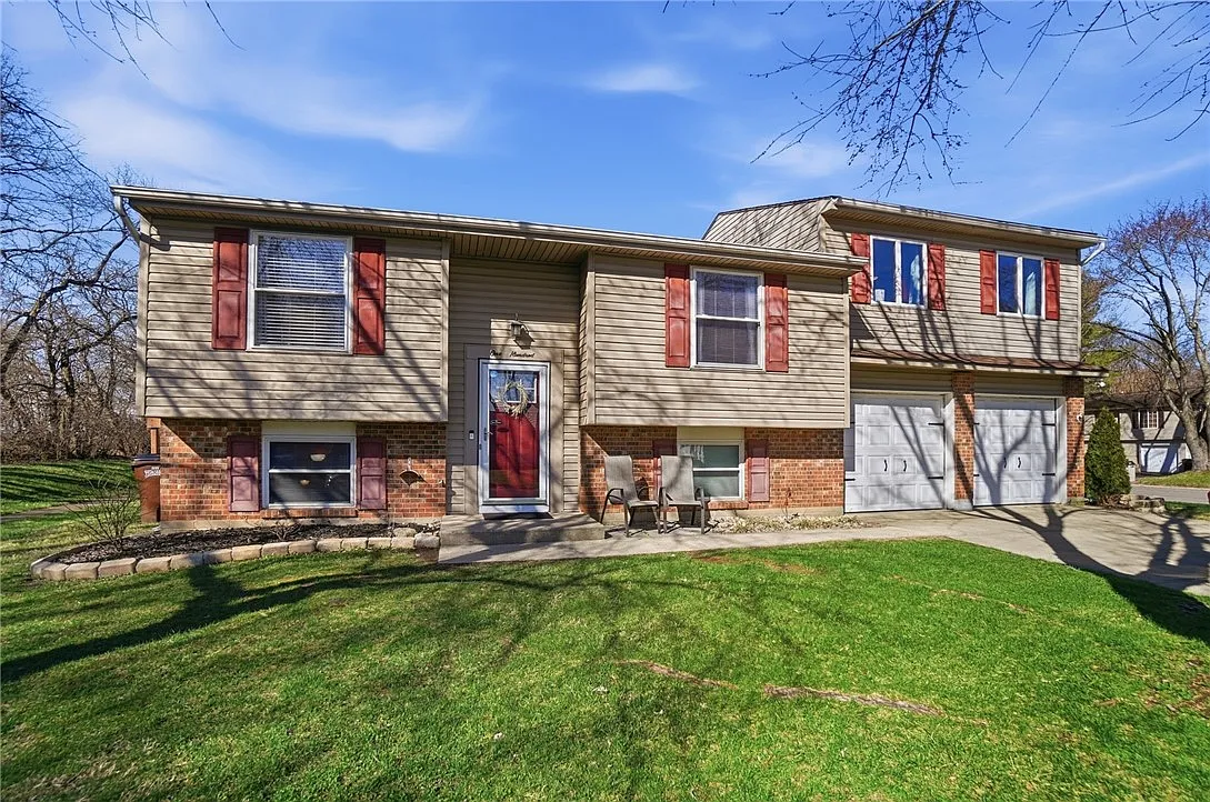 100 Fitchburg Farm Dr photo 1
