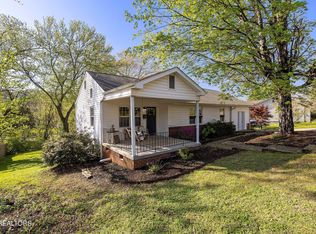 129 S Seneca Rd, Oak Ridge, TN 37830