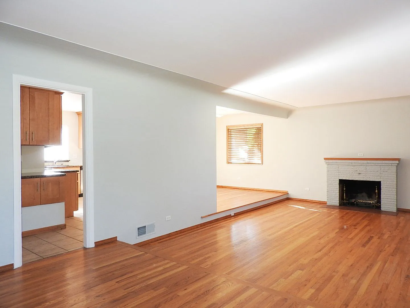 5 bed, 3.5 bath, 2929 sqft, $3,595 — Photo 4