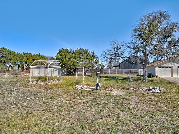 4th image of 1009 Tanglewood