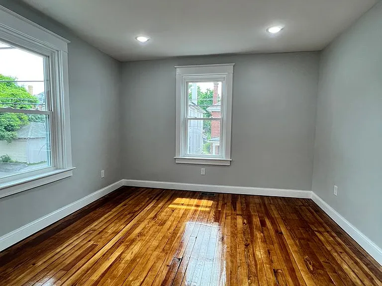 25 N Poplar St — Photo 17