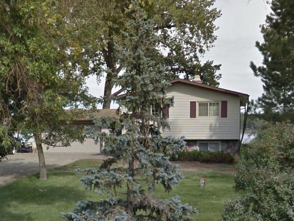 2nd image of 2810 Marina Rd SE