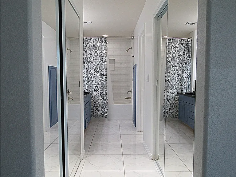 8521 Heather Downs Dr — Photo 13